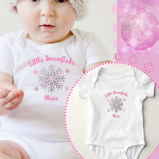 Liten snöflinga Rosa Grå Vinter Bebis Duschenprese T Shirt (Skapare uppladdad)