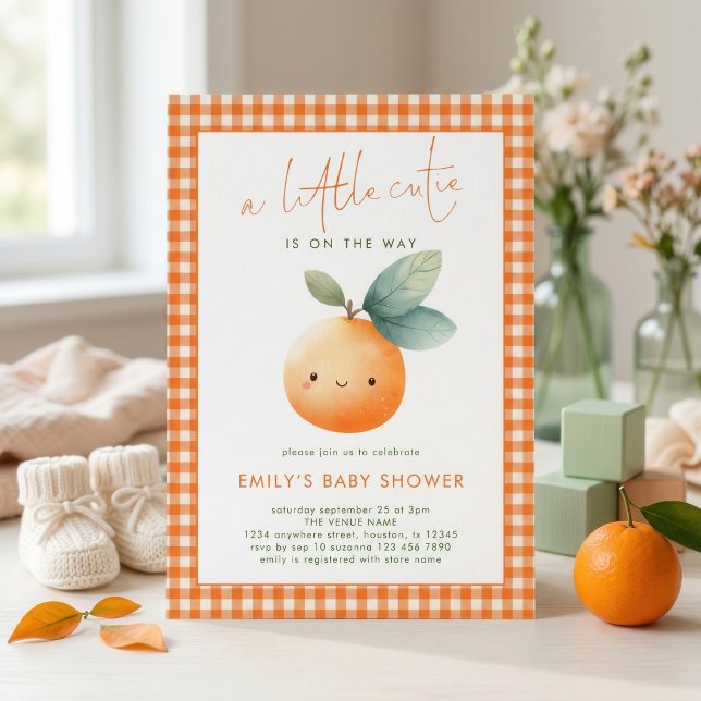 Liten söt orange gingham-flicka baby shower  inbjudningar (Skapare uppladdad)