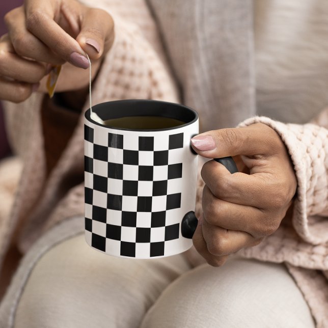 Liten svart-vit rutig mönster mugg (Small Black and White Checked Pattern Mug)