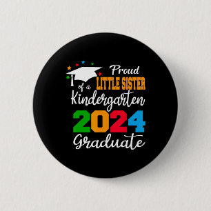 Liten syster av Kindergarten 2024 Student Cl 2 Knapp