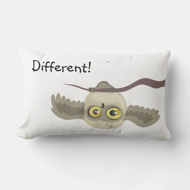 liten uppgång uggla~ Different!~ vid kuddar (Framsida)