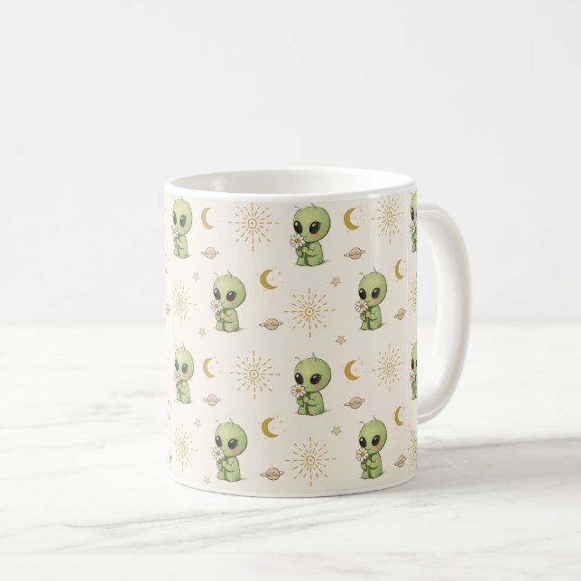 Liten utomjording lukter blomma för första gången kaffemugg (Framsida höger)