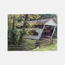 Litet doldt överbryggar ullfilten