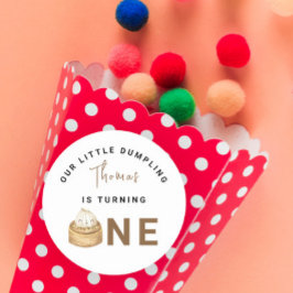 Litet kinesisk provdockning första Födelsedagsfest Runt Klistermärke