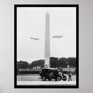 Litet luftskepp Near den Washington monumentet Poster