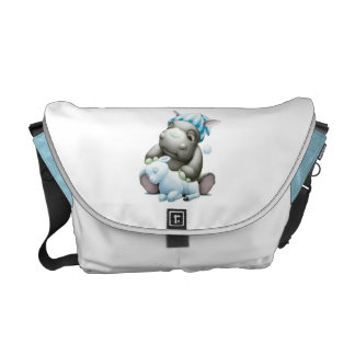 Litte G babynoshörningen och Lambblöjan hänger lös Kurir Väska