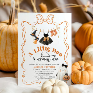"Little Boo" är på väg Bow Clothesline babydusch. Inbjudningar