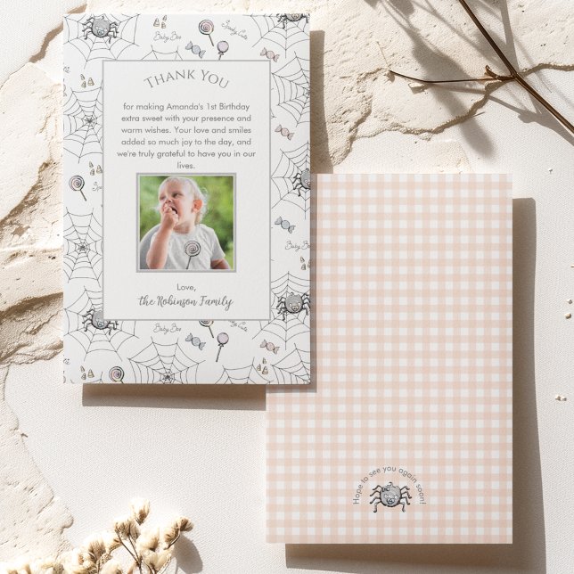Little Boo Baby Halloween Spiders Tack för ditt ko (Cute Baby Spider, Webs, Candy & Lollipops Photo Thank You Card for October Birthday & Orange Gingham)