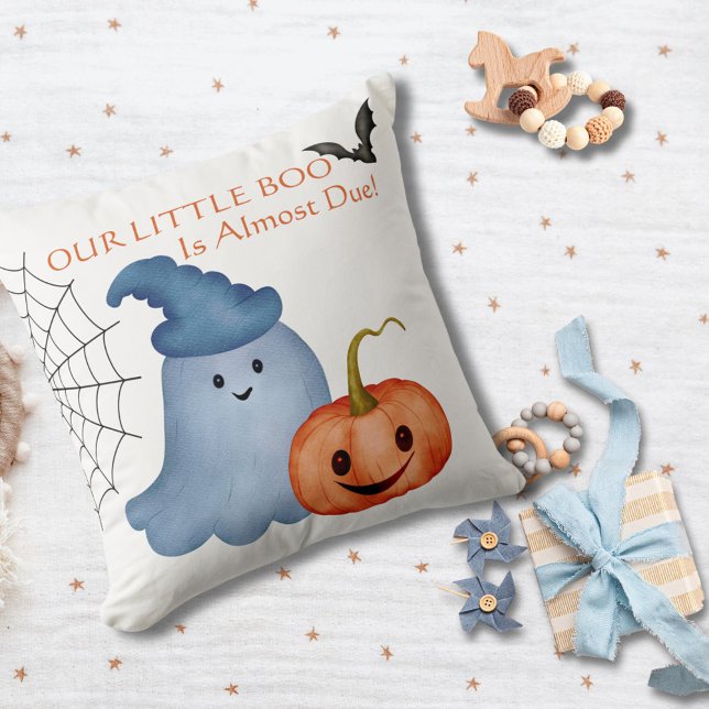 Little Boo Ghost Pumpkin Halloween Baby Shower Kudde (Skapare uppladdad)
