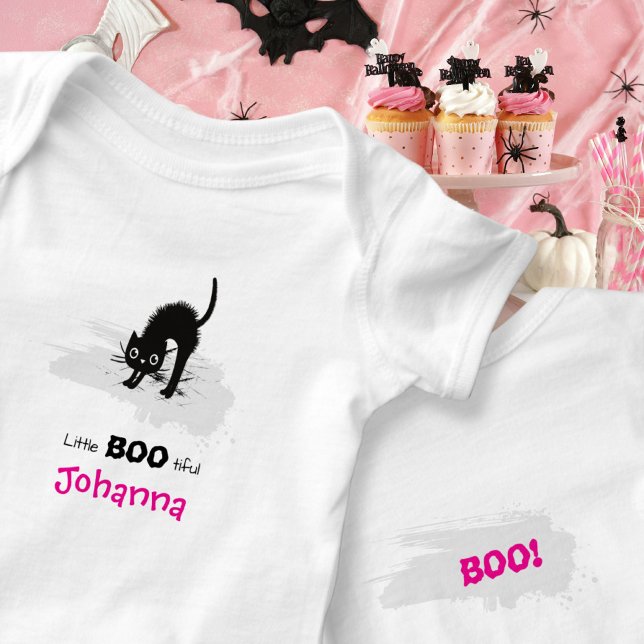 Little BOO-tifful Cat och Ghost T Shirt (Little BOO-tifful Cat and Ghost Baby Bodysuit ©Susanne Sachers - Sunny Mind 👻)