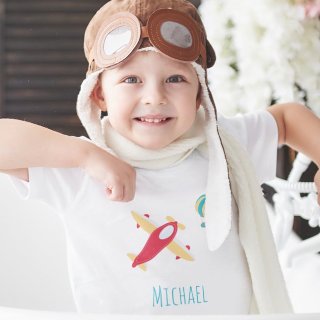 Little Boy Airplane and Balloon with First Namn T Shirt (Skapare uppladdad)