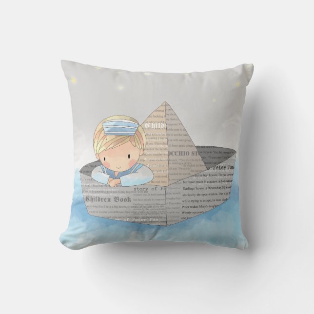 Little Boy in Dream Boat Accent Pillow Kudde (Framsida)