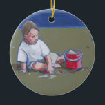 Little Boy med Sandcastle och Beach Bucket Julgransprydnad Keramik<br><div class="desc">Sandy-pojken på Beach Spelar med Bucket Den söta lilla strandpojken leker på stranden med sin ljusröda bucket. Spelade du i sanden som barn? Det här är en vacker målning av en liten pojke som leker i sanden. Det är en klassisk sand baby som bygger ett sandslott. Den lilla pojken bär...</div>