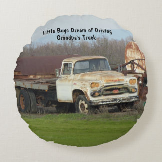 Little Boys Dreaming of Driving GPA's Lastbil Pill Rund Kudde
