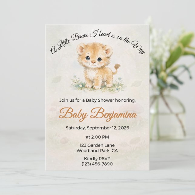 Little Brave Heart Safari Lejon Baby Shower Inbjudningar (Stående Fram)