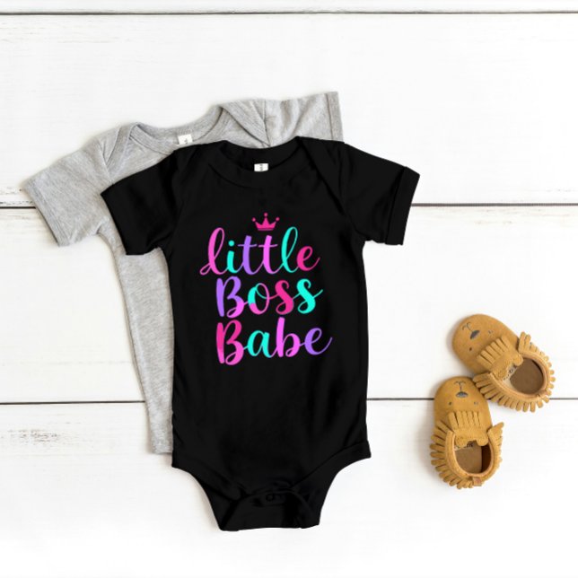 "Little Chef Babe" färgstark T Shirt (Skapare uppladdad)