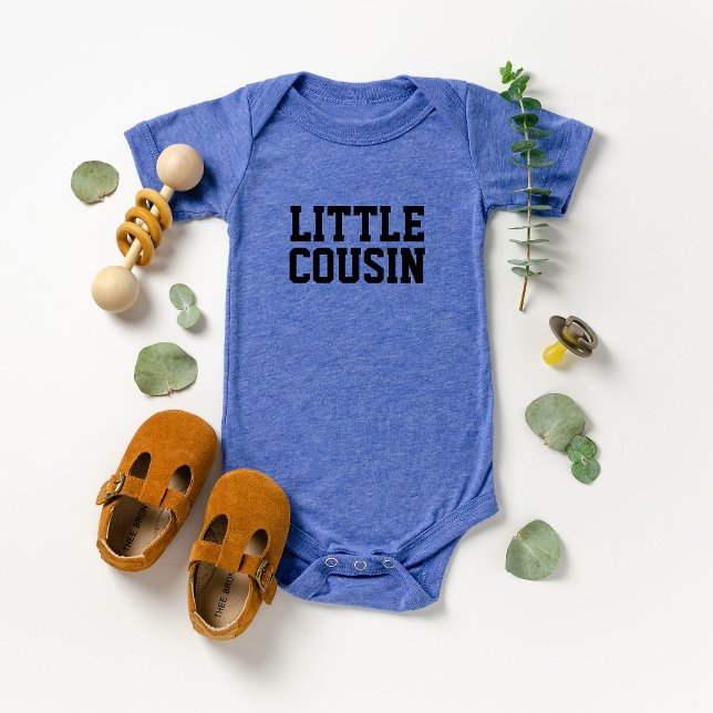 Little Cousin | Matchande barnfamilj T Shirt (Skapare uppladdad)