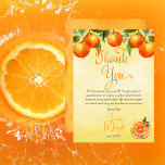 Little Cutie Citrus Watercolor Baby Shower Tack Kort<br><div class="desc">"Tack" som är designad för att paras med vår "En liten kutie är på väg" Utformningen av vattenfärgen Baby Shower - en härlig blandning av charm och citrusfärskhet. På framsidan visas en levande citrussbit av orangen som på ett snyggt sätt fäster ovanpå, medan en liten bit citrusfrukter av orange tillför...</div>