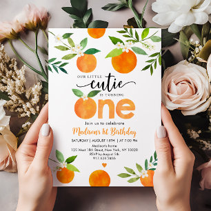 Little Cutie Greenery Blommigt First Birthday Inbjudningar