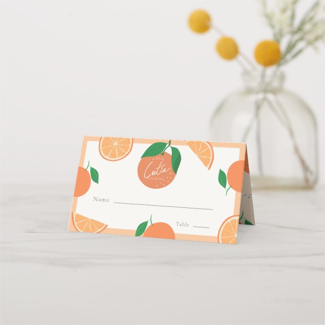 Little Cutie Modern Orange Baby Shower Placeringskort (Framsida)