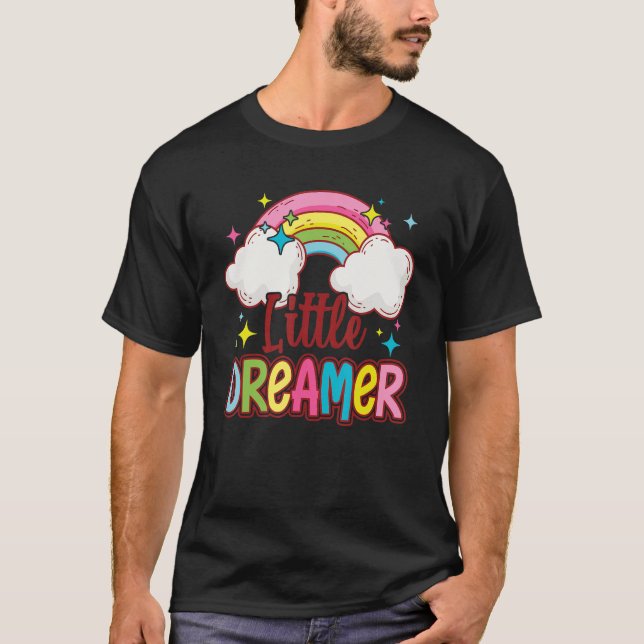 Little Dreamer Fluffy Cloud Rainbow T Shirt (Framsida)