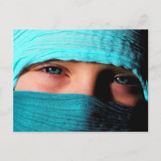 Little Girl in Turquise Sea Vykort