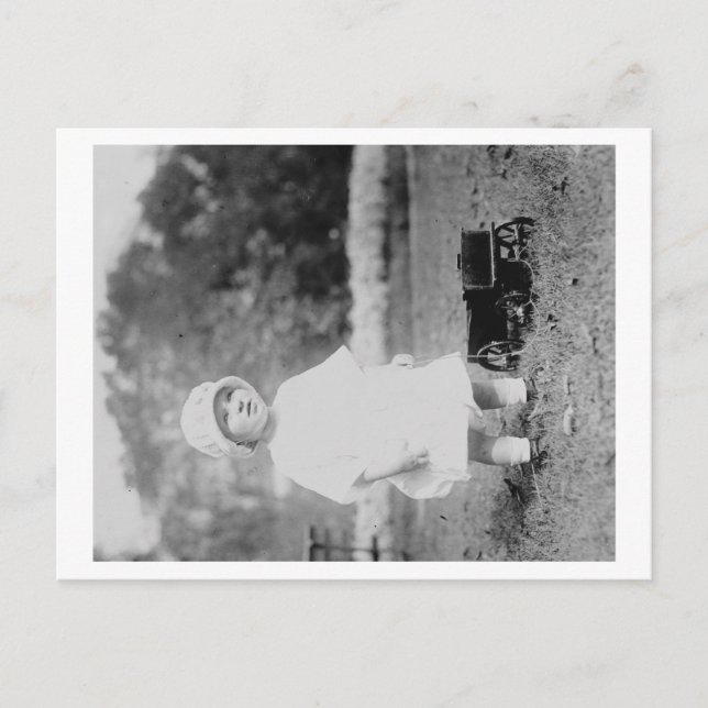 Little Girl med Leksak Wagon Photograph Vykort (Framsida)