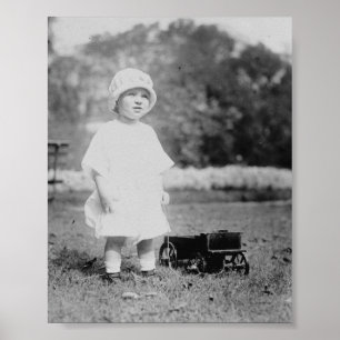 Little Girl med Leksak Wagon Poster