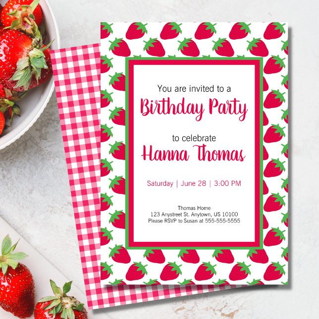 Little Girl Strawberry Mönster Grönt Rosa Birthday Inbjudningar (Little Girl Strawberry Pattern Green Pink Birthday Invitation)