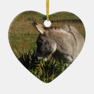 Little grått Donkey w/wildblommor Julgransprydnad Keramik