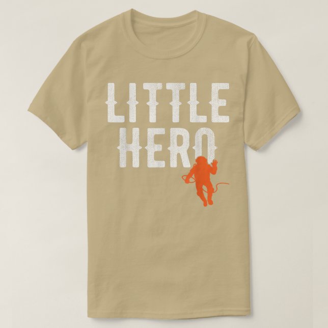 Little Hero - Cute Cosmonaut Astronaut T-Shirt (Design framsida)