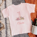 Little Hjort First Birthday Monogramme T Shirt<br><div class="desc">Småbarn skjorta eller baby karosseri för din första födelsedagsfest eller tårta i flicka. Den här söta designen har en söt rosa vattenfärg nummer ett omgiven av blommor från boho och en hjort från baby. Perfekt för en liten liten liten flicka första födelsedagsfest! Anpassa den med ditt barns namn eller annan...</div>