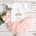 Little Hjort First Birthday Monogramme T Shirt<br><div class="desc">Småbarn skjorta eller baby karosseri för din första födelsedagsfest eller tårta i flicka. Den här söta designen har en söt rosa vattenfärg nummer ett omgiven av blommor från boho och en hjort från baby. Perfekt för en liten liten liten flicka första födelsedagsfest! Anpassa den med ditt barns namn eller annan...</div>