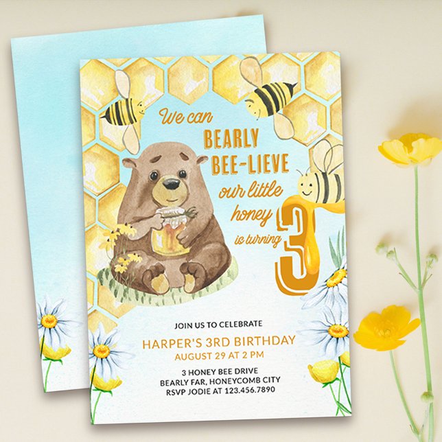 Little honey Barly Bee lieve 3rd Birthday Bee Inbjudningar (Bet you can bearly bee-lieve your little honey is three already! Super cute bee & bear theme invite)