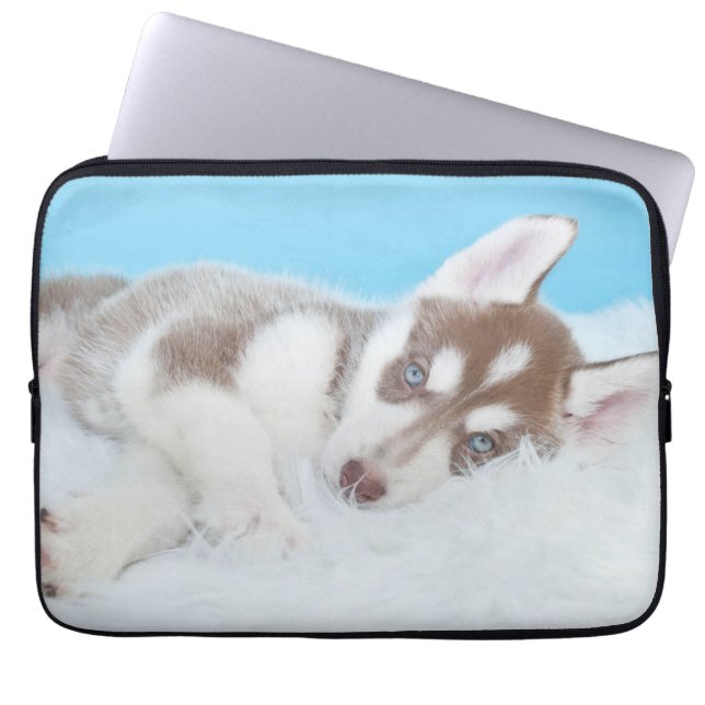 Little Husky Puppy Layed på en Blanket Laptop Fodral (Framsidan)