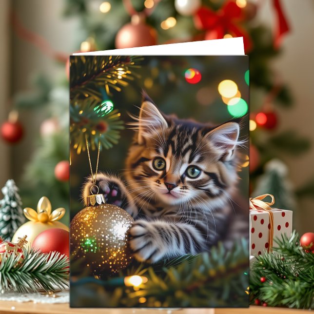 Little Kitten on Christmas Tree Personalized Helgkort (Skapare uppladdad)