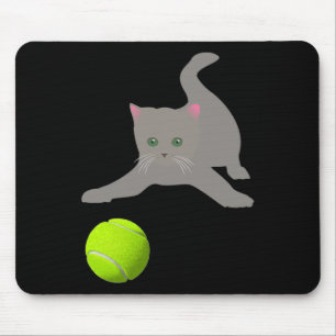 Little Kitten spelar med en tennis Boll-katt Musmatta