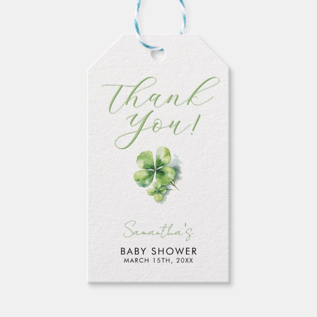 Little Lucky Charm är på väg som Baby Shower Presentetikett (Framsidan)