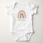 Little Miracle Cute Boho Watercolor Rainbow Coral T Shirt<br><div class="desc">Denna enkla, moderna kroppsdräkt i baby har en handmålad vattenfärgad boho-regnbåge i korall, rosa, guld, tårblått och dammblått över en vit bakgrund. Texten lyder "Little Miracle" (men kan anpassas till vad du vill). En perfekt till någon som har ett baby efter en lång väntan, någon som har adopterat, eller någon...</div>