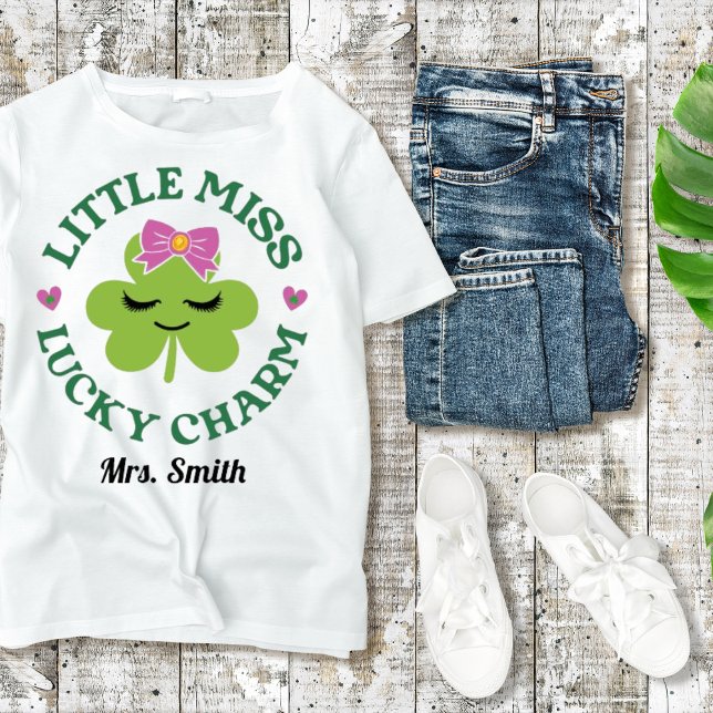 "Little Miss Lucky Charm" St. Patrick Day Tee (Skapare uppladdad)