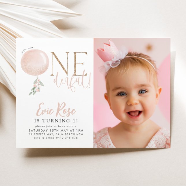Little Miss ONEderful Girls 1:a födelsedagsfoto Inbjudningar (Little Miss Onederful Photo Invitation | Matching items available. )