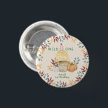 Little Mushroom första Födelsedagsfesten Knapp<br><div class="desc">Kortet för inbjudan att ringa i Cute-födelsedagskalan med vattenfärgad illustration orange-fluga,  pumpor och höst löv.</div>