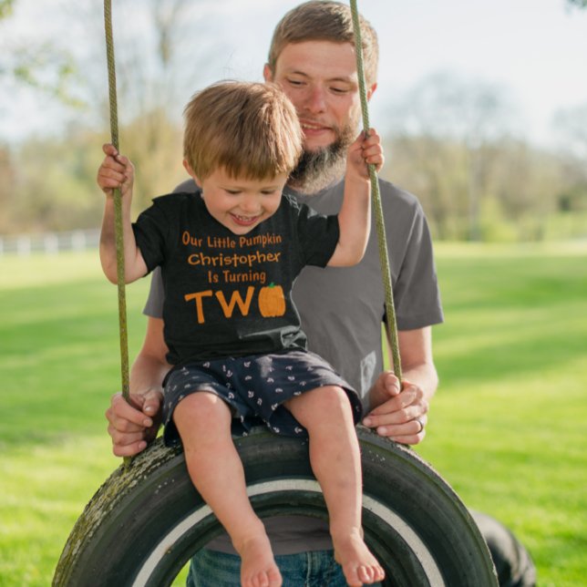 Little Pumpkin 2:a födelsedagen T Shirt (Skapare uppladdad)