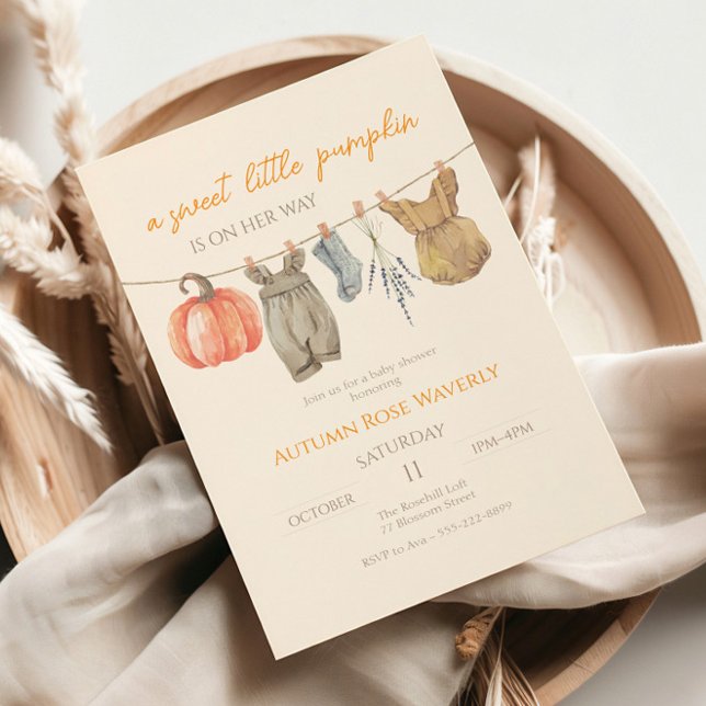 Little Pumpkin Fall Clothes Girl Baby Shower Inbjudningar (Skapare uppladdad)