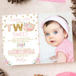 Little Pumpkin Girls 2:a födelsedagsfoto Tack Kort<br><div class="desc">Säg tack i stil med det här trendiget...  2:a födelsedag tack kort. Bilden och formuleringen i mallen är lätta att anpassa och din familj och dina vänner blir glada när de får dessa fantastiska tack.</div>