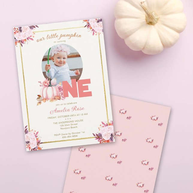 Little Pumpkin Rosa Guld Höst löv 1:a födelsedag Inbjudningar (our little pumpkin is turning one girl birthday party photo invitation elegant floral gold frame )