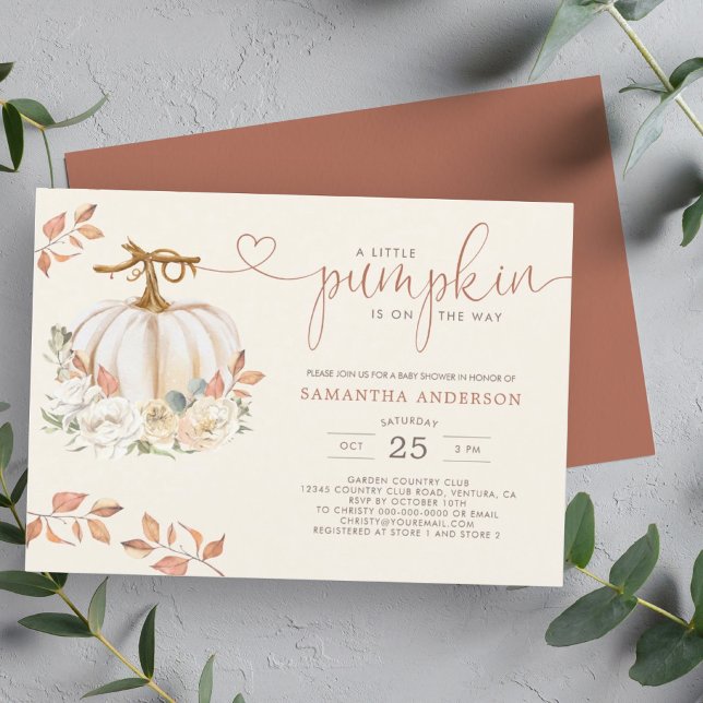 Little Pumpkin Rustic Fall Blommigt Baby Shower Inbjudningar (A pumpkin baby shower invite is a delightful way to incorporate the fall season to celebrate.)