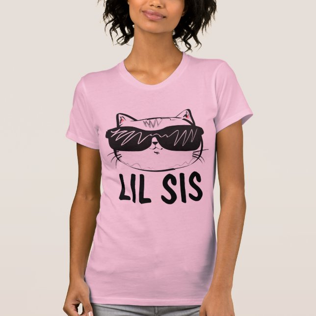 LITTLE SISTER T-Shirts (LIL SYRRAN) (Framsida)