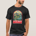 Little Sten Arkansas Travel Art Emblem T Shirt<br><div class="desc">Litet Sten-reflektorfärgsdesign. Lilla Sten,  huvudstaden i Arkansas,  är en stad på Arkansasfloden. Det är hem till William J. Clinton Presidenten Bibliotek och museet.</div>