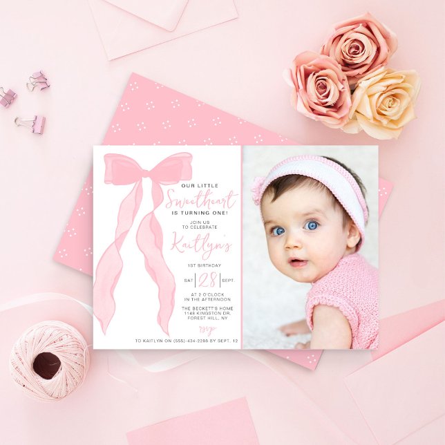 Little Sweetheart Elegant Pink Bow Birthday Photo Inbjudningar (Skapare uppladdad)